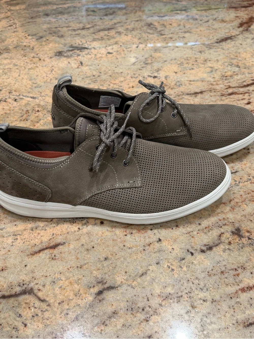 Rockport  Men’s Taupe Perforated Casual Sneakers Size 13